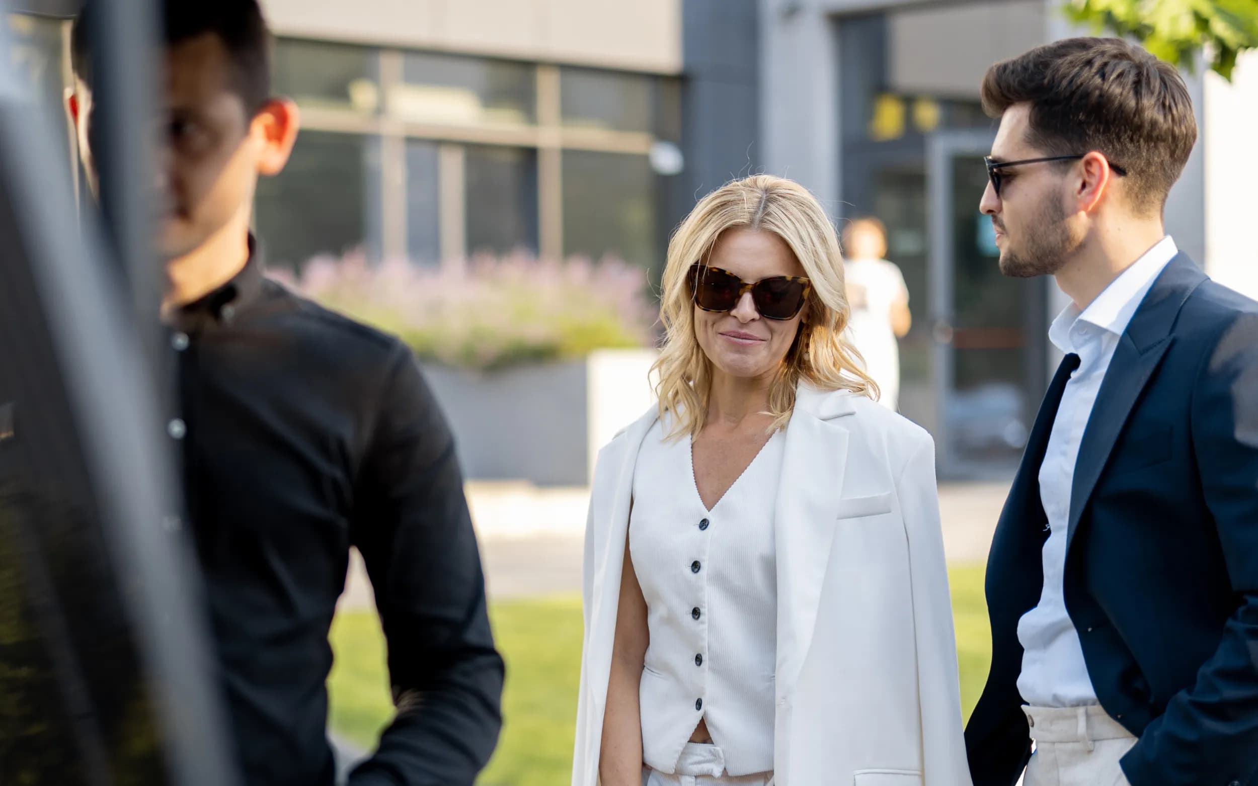 Regular Shuttle Connections